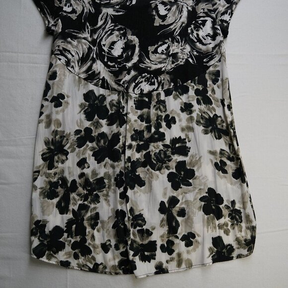 Women's Blouse T-Shirt, Vera Wang, Simply Vera, Black and White, Size Small - Picture 7 of 7